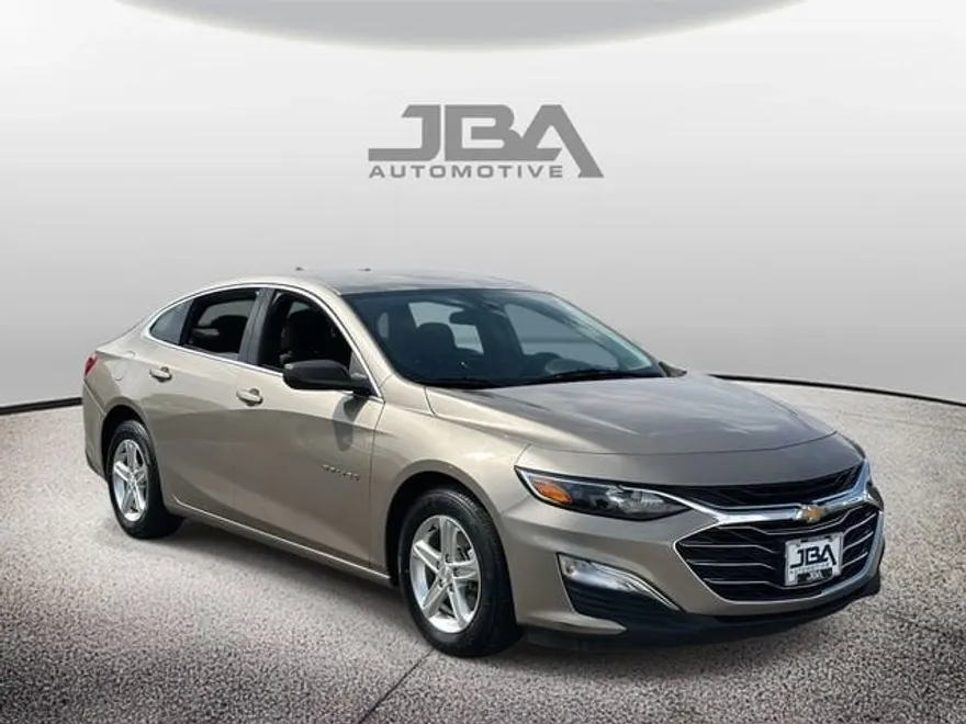 2022 Chevrolet Malibu LS photo 1