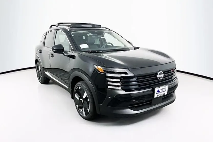 2025 Nissan Kicks SR photo 1