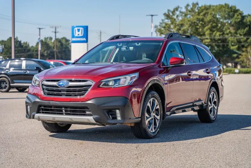 2022 Subaru Outback Limited XT photo 1