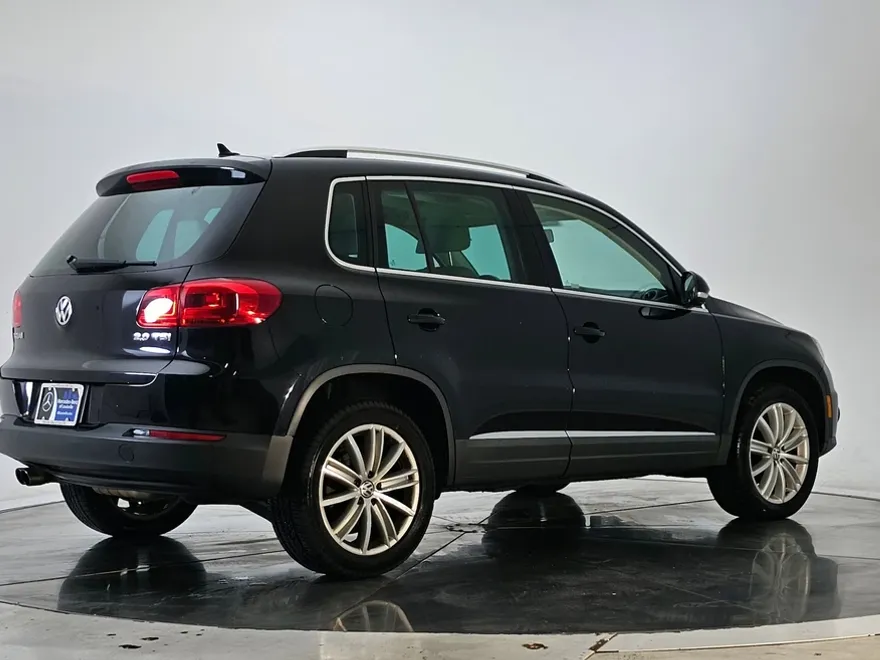 2012 Volkswagen Tiguan SE photo 1