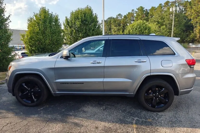 2015 Jeep Grand Cherokee Laredo photo 1