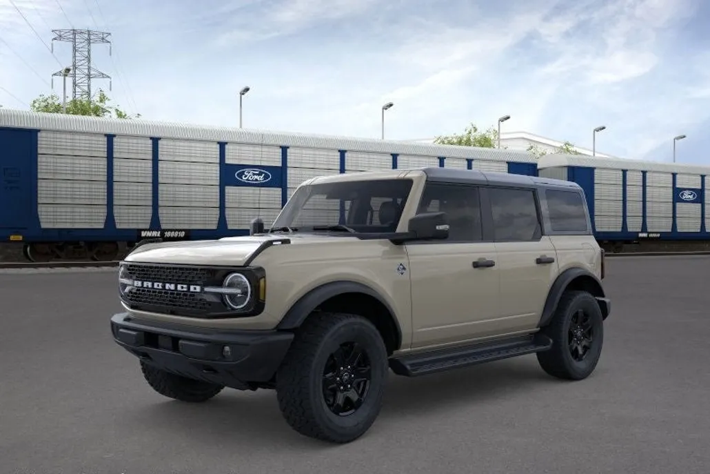 2025 Ford Bronco Outer Banks photo 1