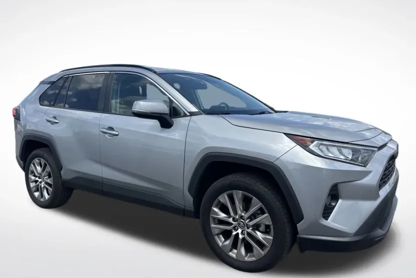 2020 Toyota RAV4 XLE Premium photo 1