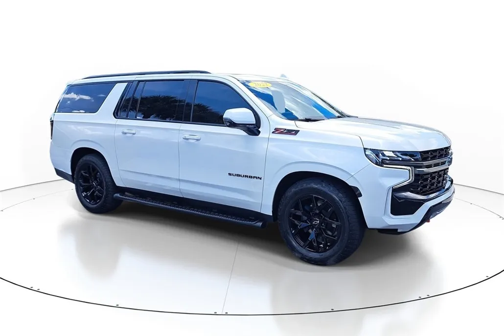 2022 Chevrolet Suburban Z71 photo 1