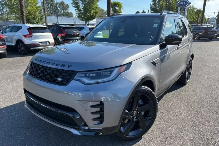 2025 Land Rover Discovery SE photo 1