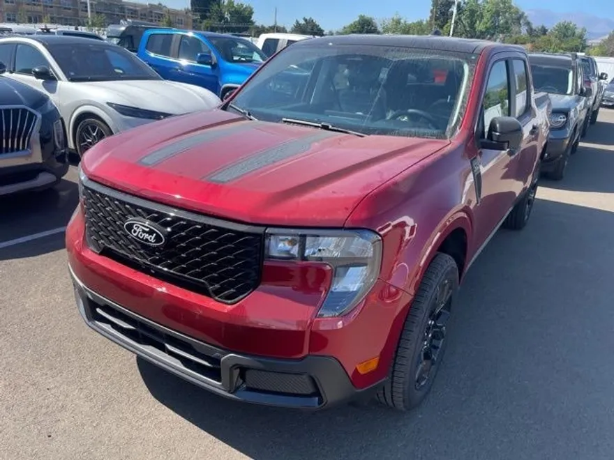 2025 Ford Maverick XLT photo 1