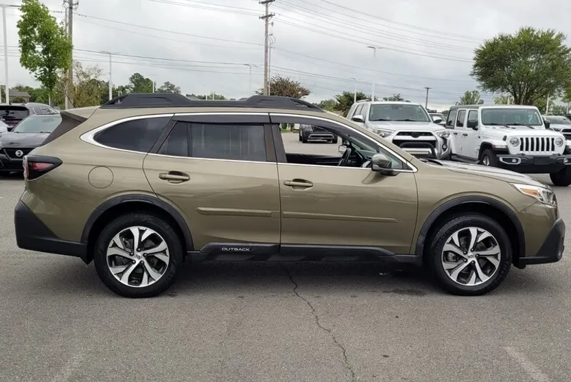 2020 Subaru Outback Limited photo 1