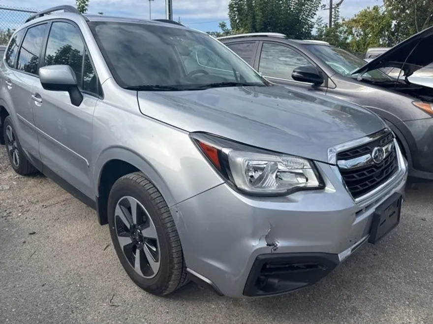 2018 Subaru Forester 2.5i Premium photo 1