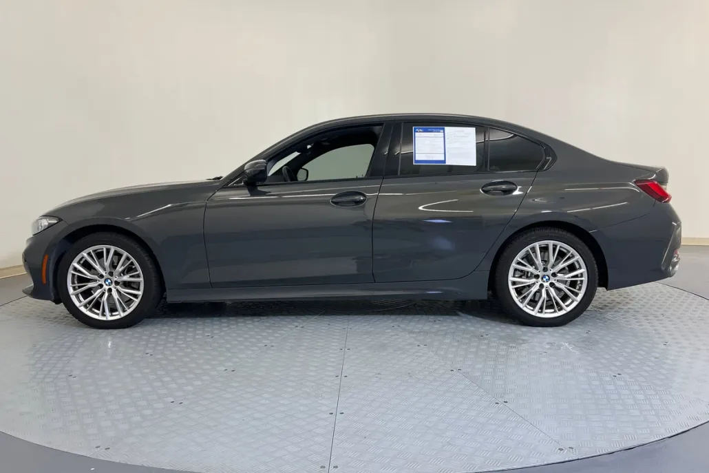 2023 Bmw 330i photo 1