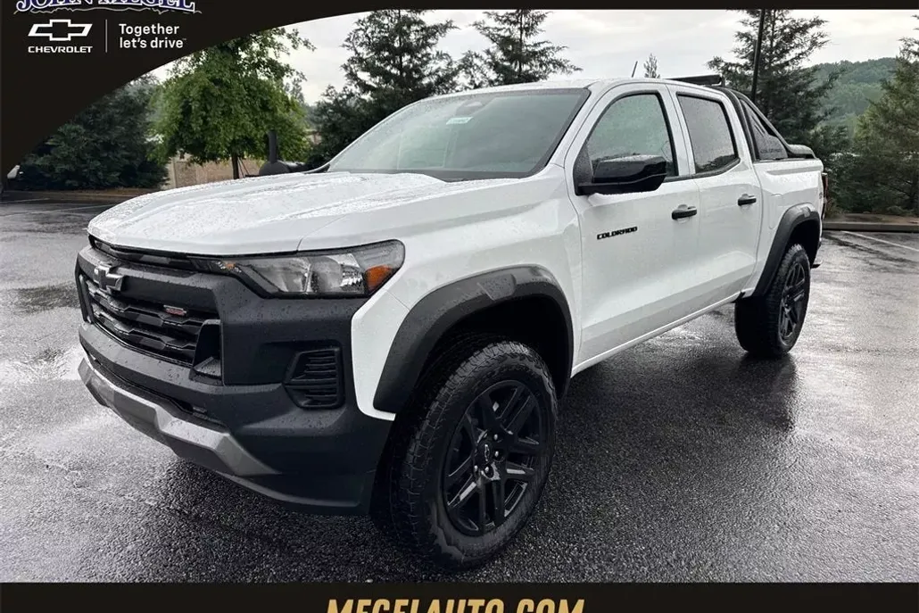 2025 Chevrolet Colorado Trail Boss photo 1