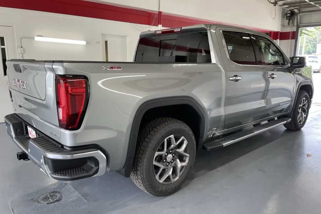 2026 Gmc Sierra 1500 SLT photo 1