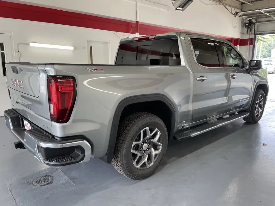 2026 Gmc Sierra 1500 SLT photo 1