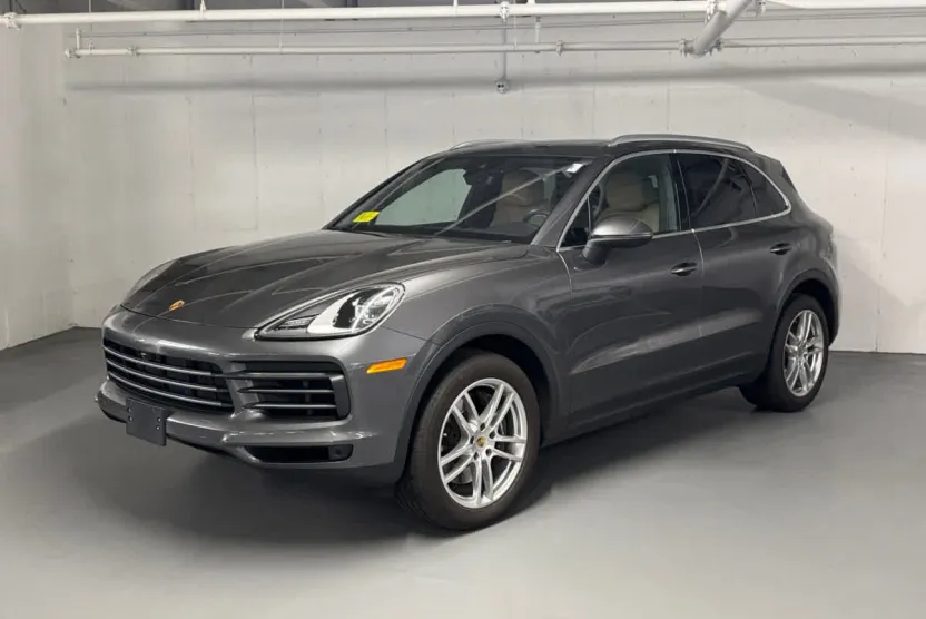 2023 Porsche Cayenne Platinum Edition photo 1
