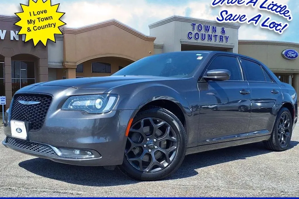 2019 Chrysler 300 S photo 1