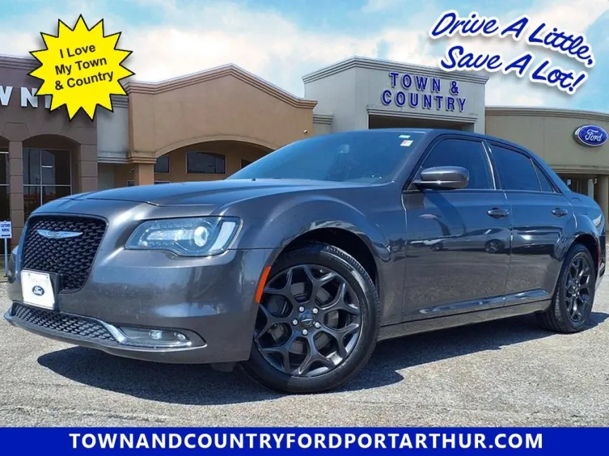 2019 Chrysler 300 S photo 1