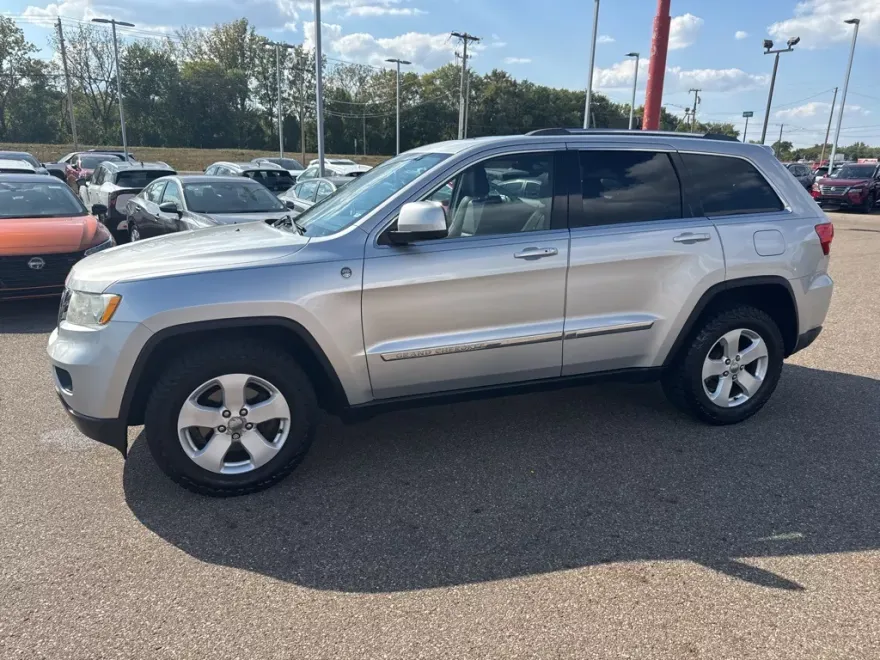 2012 Jeep Grand Cherokee Laredo photo 1