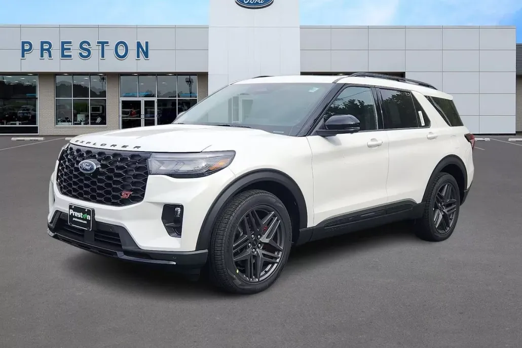 2025 Ford Explorer ST photo 1