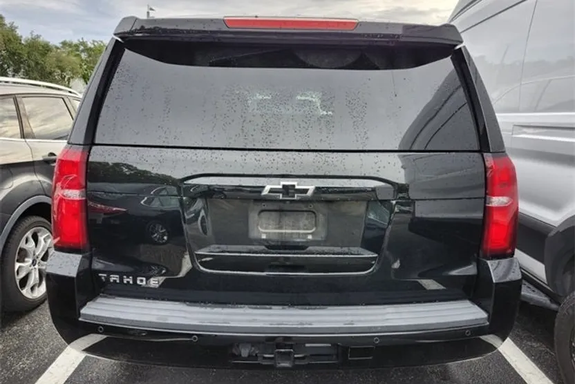 2016 Chevrolet Tahoe LT photo 1