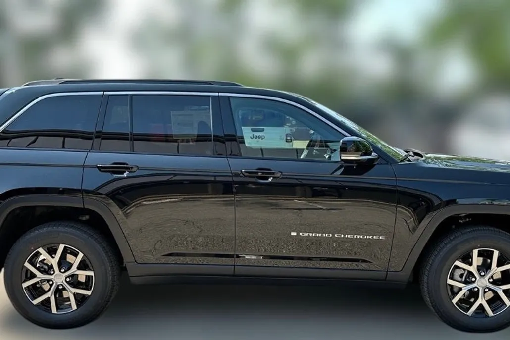 2025 Jeep Grand Cherokee Limited photo 1