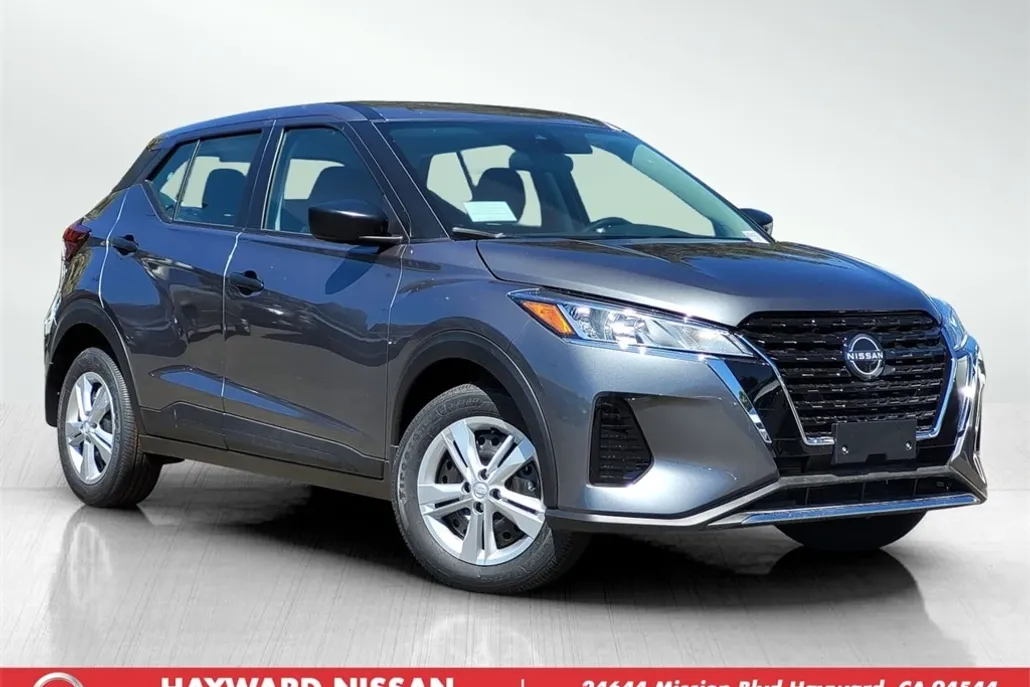 2025 Nissan Kicks Play S photo 1