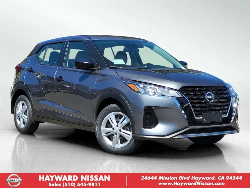 2025 Nissan Kicks Play S photo 1