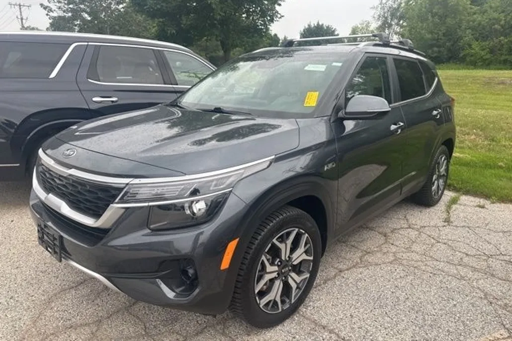 2021 Kia Seltos EX photo 1