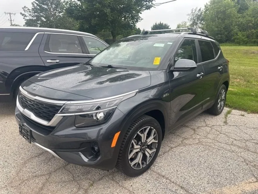 2021 Kia Seltos EX photo 1