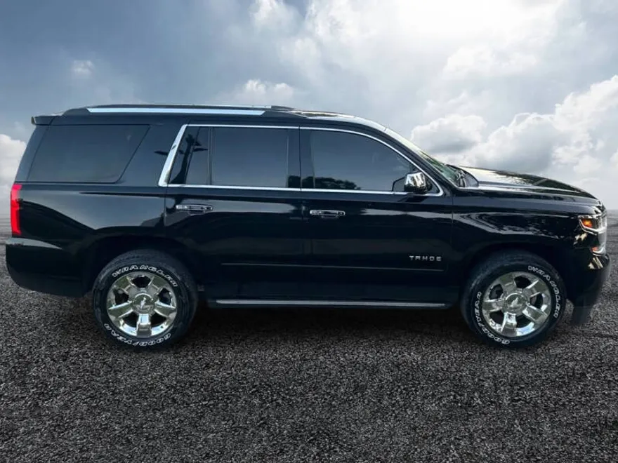 2017 Chevrolet Tahoe Premier photo 1