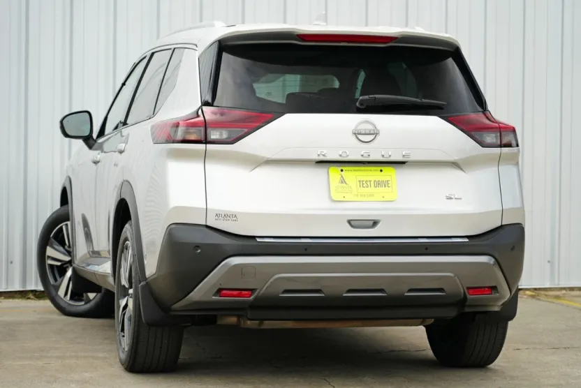2023 Nissan Rogue SL photo 1
