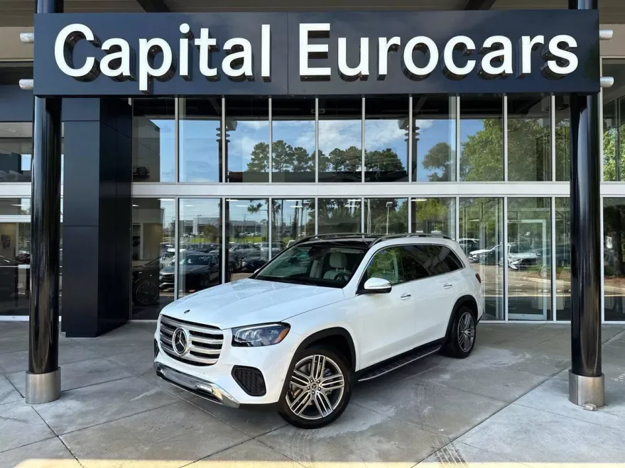 2025 Mercedes Benz GLS 450 4MATIC photo 1