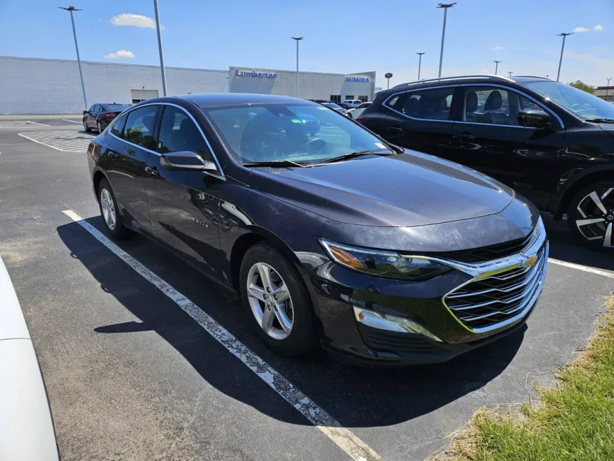2023 Chevrolet Malibu 1LT photo 1