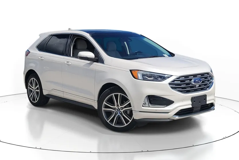 2019 Ford Edge Titanium photo 1