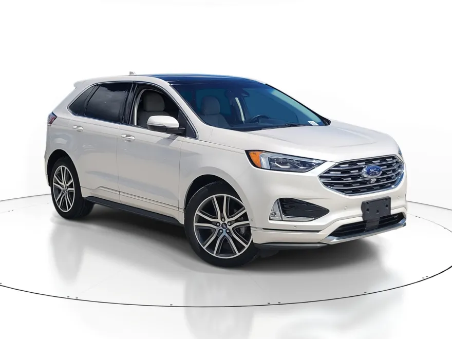 2019 Ford Edge Titanium photo 1