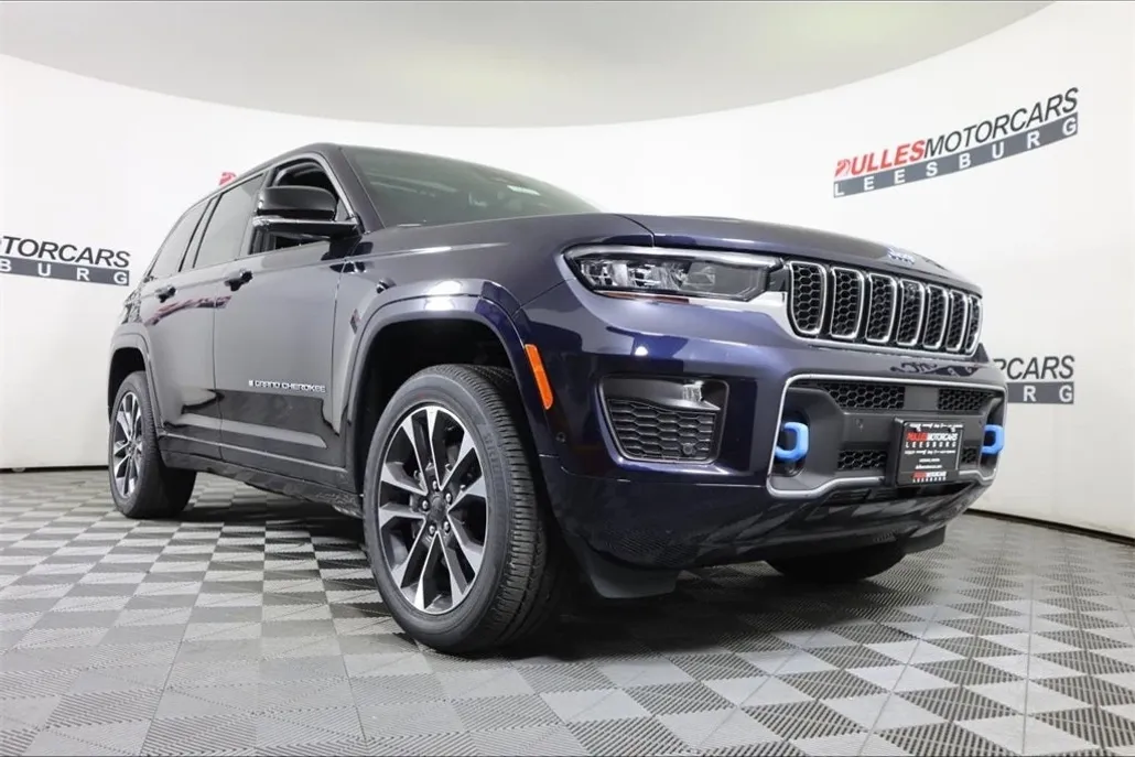 2024 Jeep Cherokee Overland 4xe photo 1