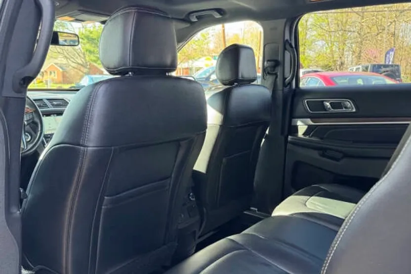 2017 Ford Explorer Limited photo 1