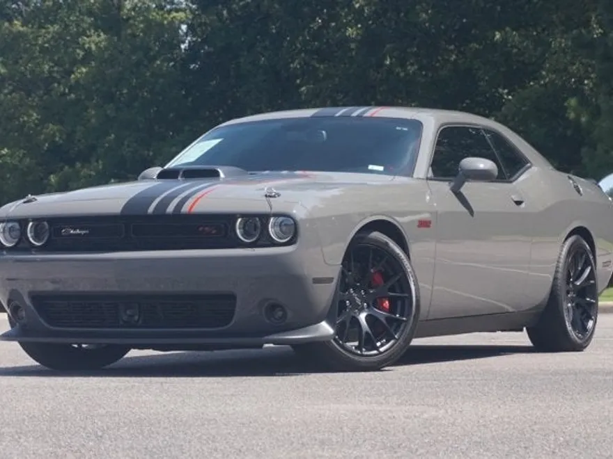 2023 Dodge Challenger R/T Scat Pack photo 1