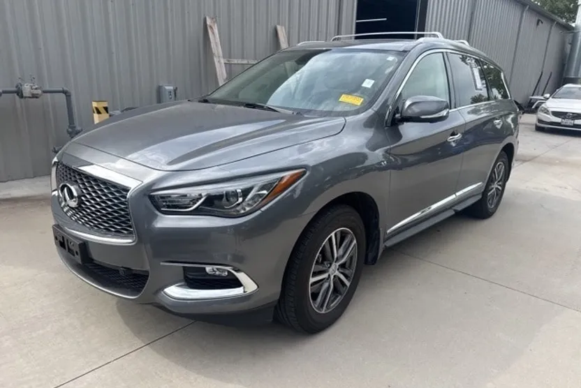 2017 Infiniti QX60 Base photo 1