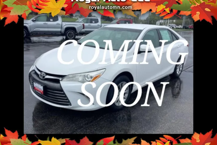 2015 Toyota Camry LE photo 1