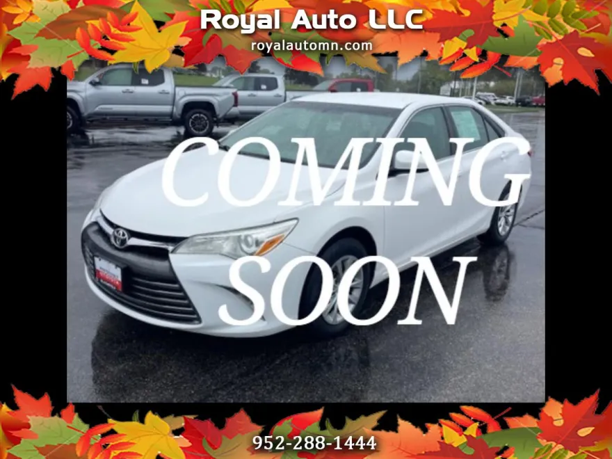 2015 Toyota Camry LE photo 1