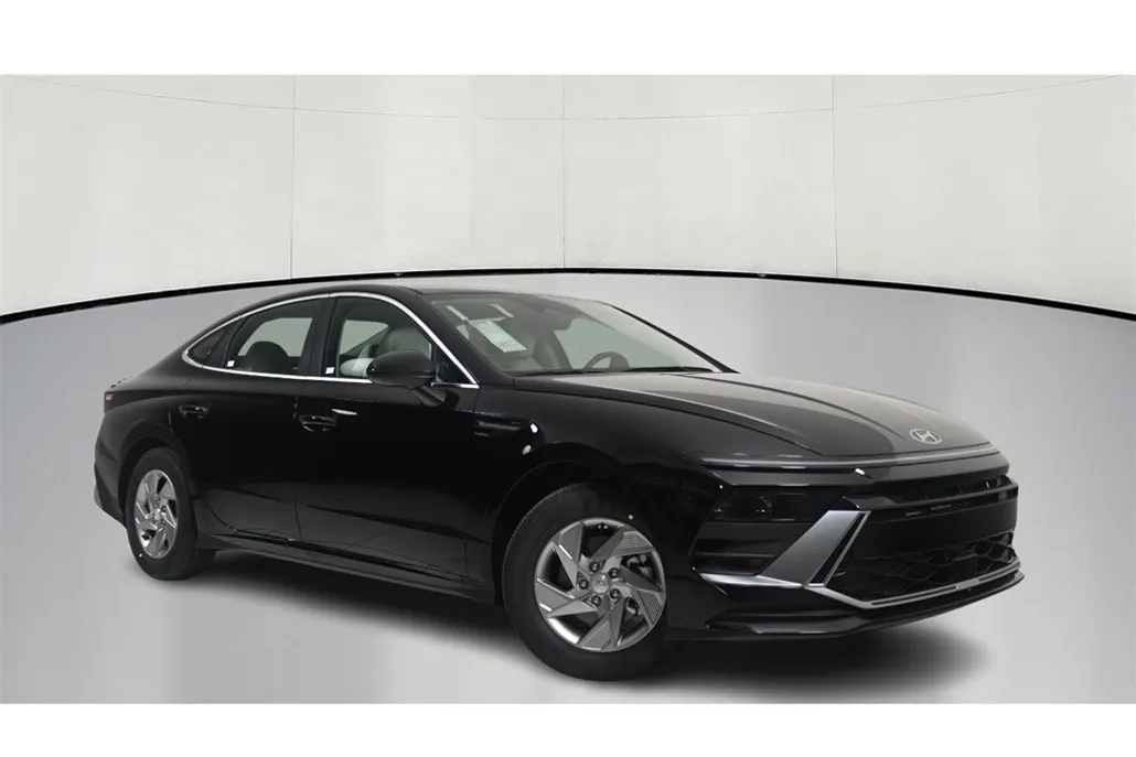 2025 Hyundai Sonata SE photo 1