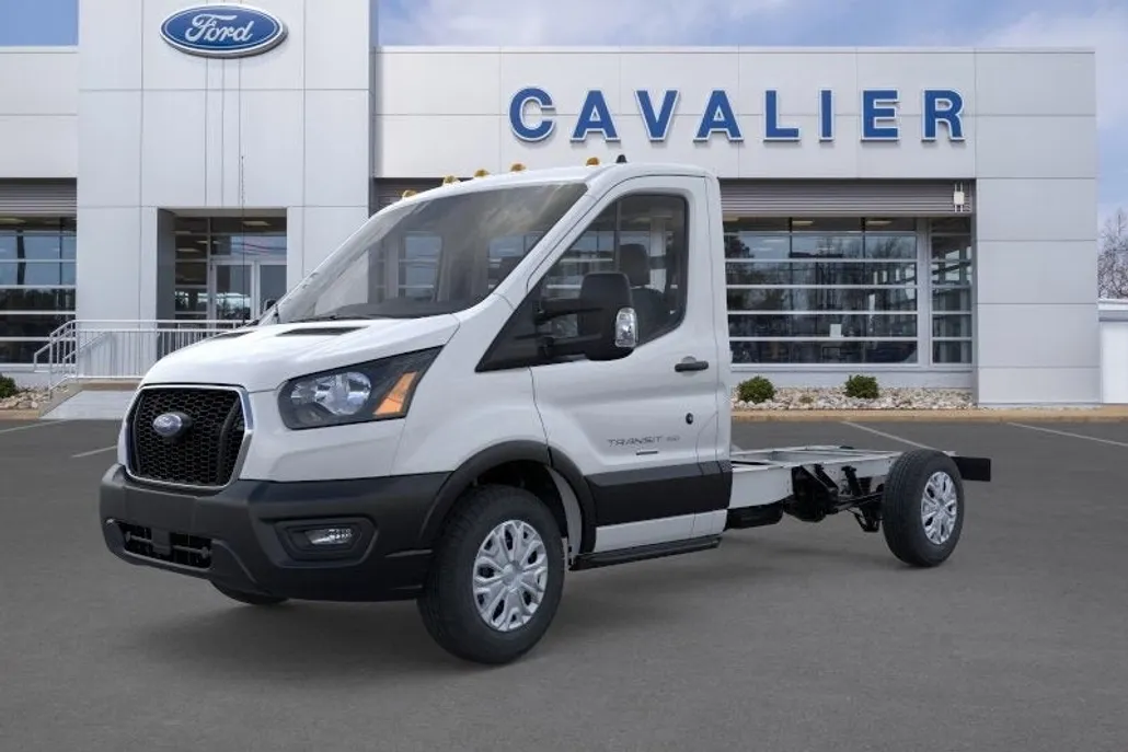 2025 Ford Transit Chassis Cutaway photo 1