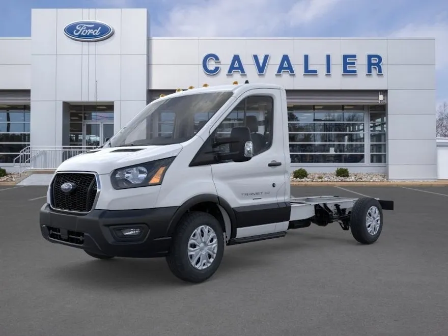 2025 Ford Transit Chassis Cutaway photo 1