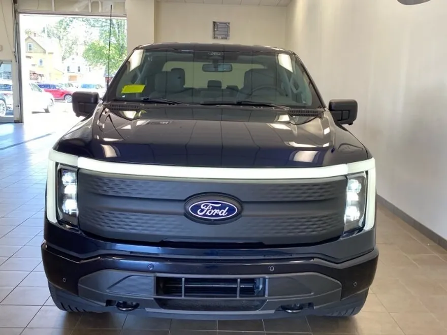 2025 Ford F-150 Lightning photo 1