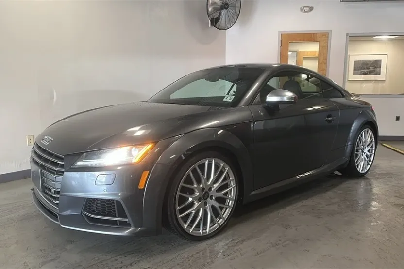 2017 Audi TTS Coupe photo 1
