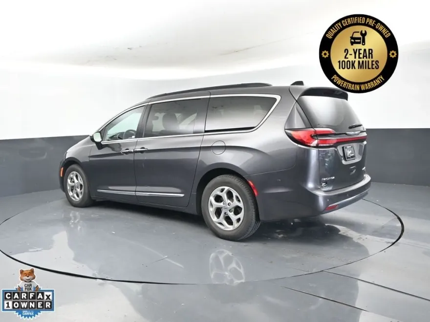 2023 Chrysler Pacifica Limited photo 1