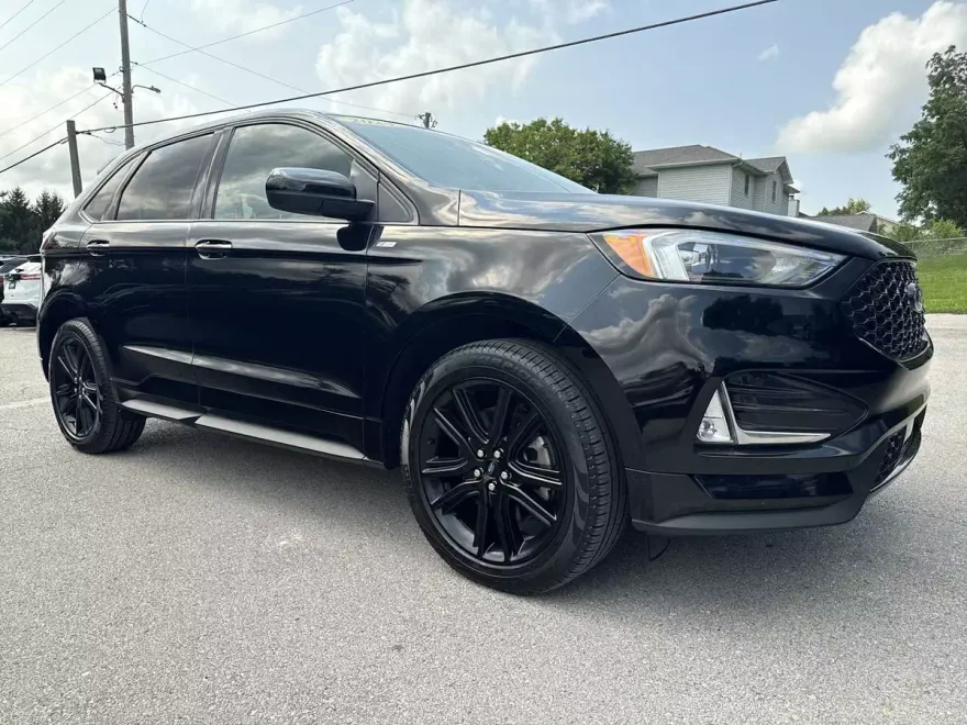 2024 Ford Edge ST-Line photo 1