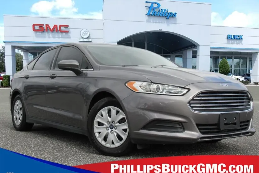 2014 Ford Fusion S photo 1