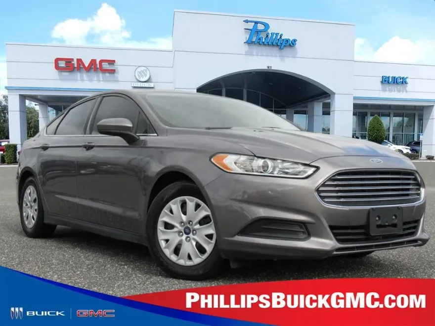 2014 Ford Fusion S photo 1