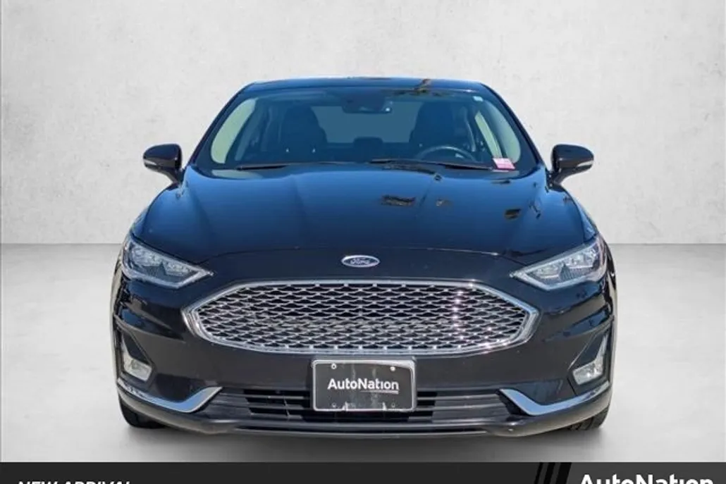 2019 Ford Fusion Hybrid Titanium photo 1