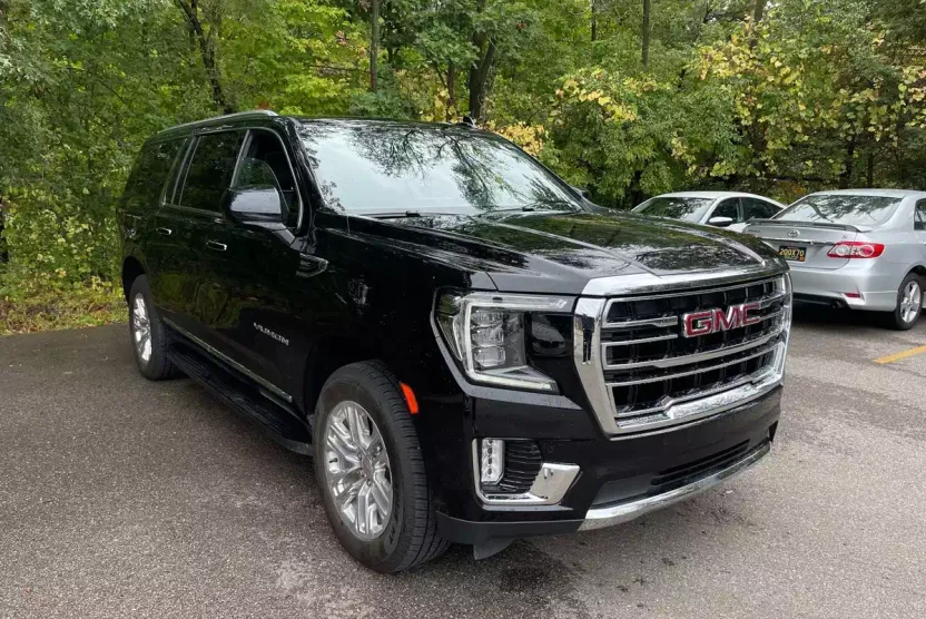2024 Gmc Yukon XL SLT photo 1
